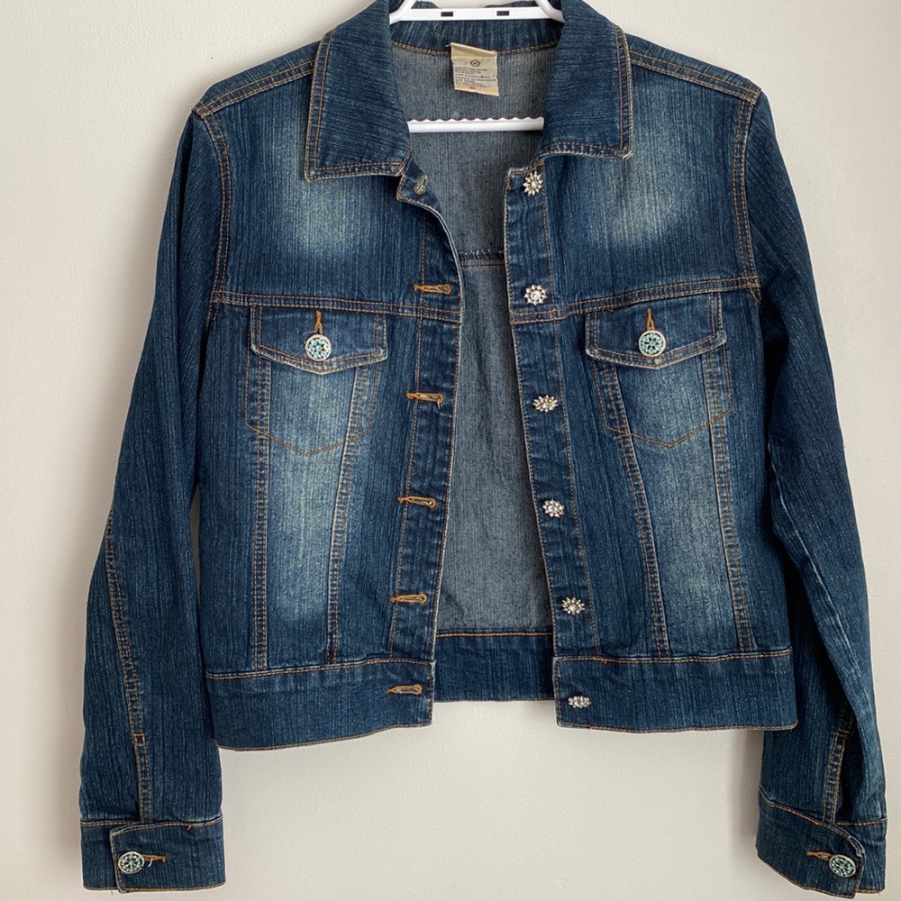 💙💎Levis jacket with bling ladies/youth/child. Pretty embellishments medium sz.